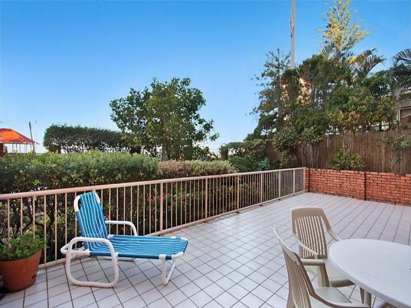 3/6 Petrie Street 'Hanalei' (aka 3/3 Tweed Tce) RAINBOW BAY QLD, ) Rainbow Bay - Thumbnail 5