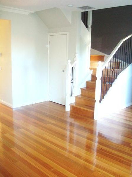 Light and Bright 3 Bedroom Townhouse