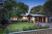 6 Axford Crescent, Oakleigh South VIC, Oakleigh South - Image 1