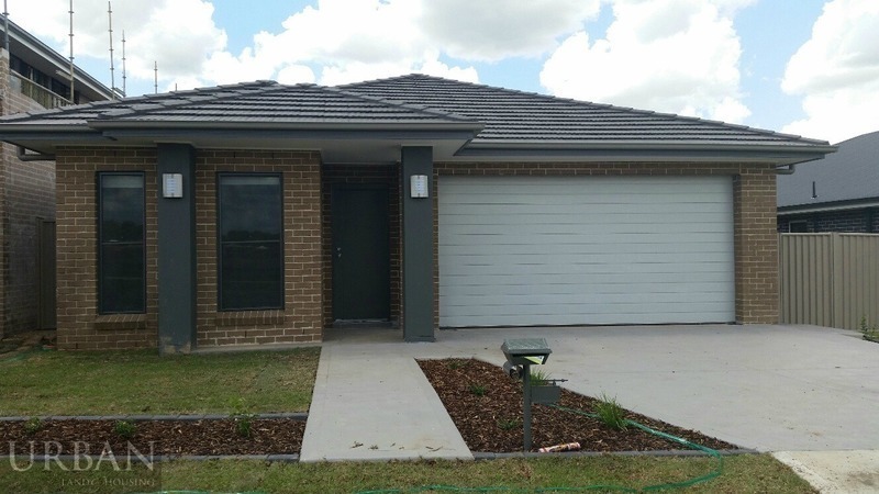 Jordan Springs | For Lease | 40 Alinta Promenade | Near New Executive 4 Bedroom Home Plus Office!