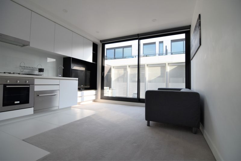 Stylish One Bedroom in West Melbourne!