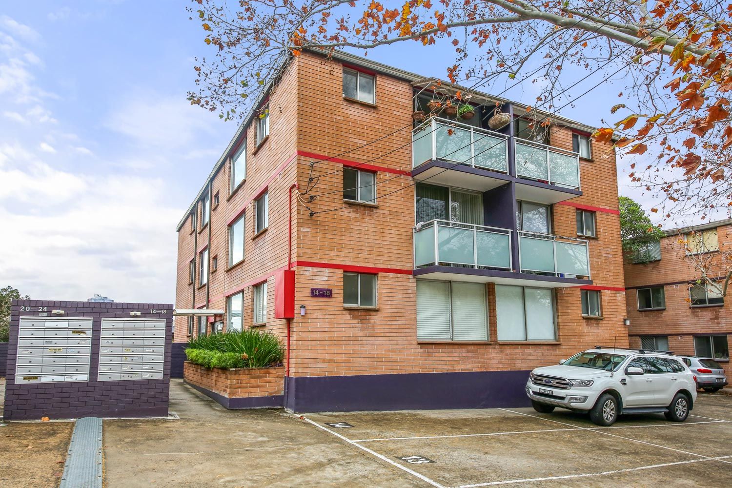 FULLY RENOVATED APARTMENT WITH CITY VIEWS