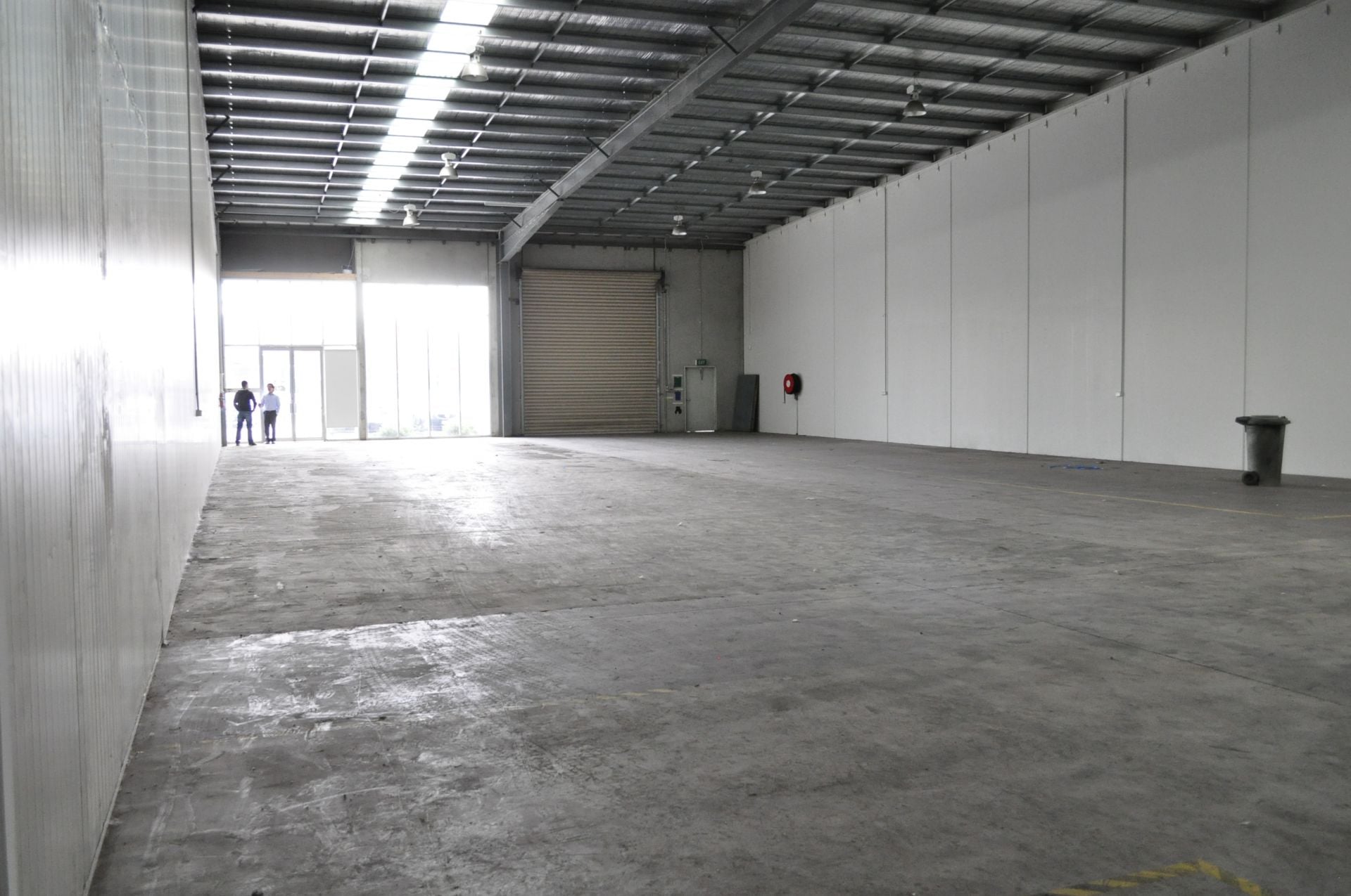MAIN ROAD WAREHOUSE SHOWROOM
