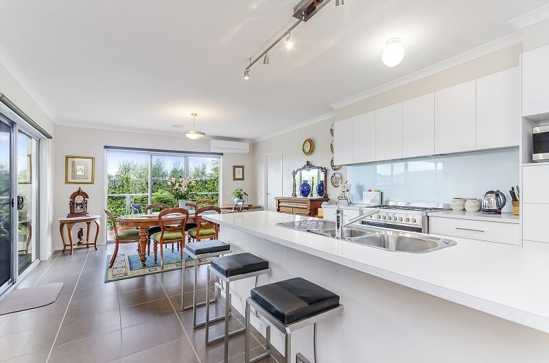 26 Penleigh Crescent Ocean Grove VIC, Ocean Grove - Thumbnail 2
