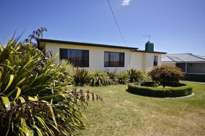 4
 
 
 
  
 
 
 1
 
 
 
  
 
 
 2
 
 
 
 
 
 
 
 6 Hendriks Street, ULVERSTONE TAS 7315, Ulverstone - Thumbnail 3