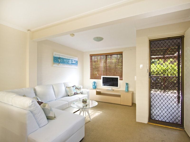 47 Stapylton Street COOLANGATTA QLD, Coolangatta - Thumbnail 2