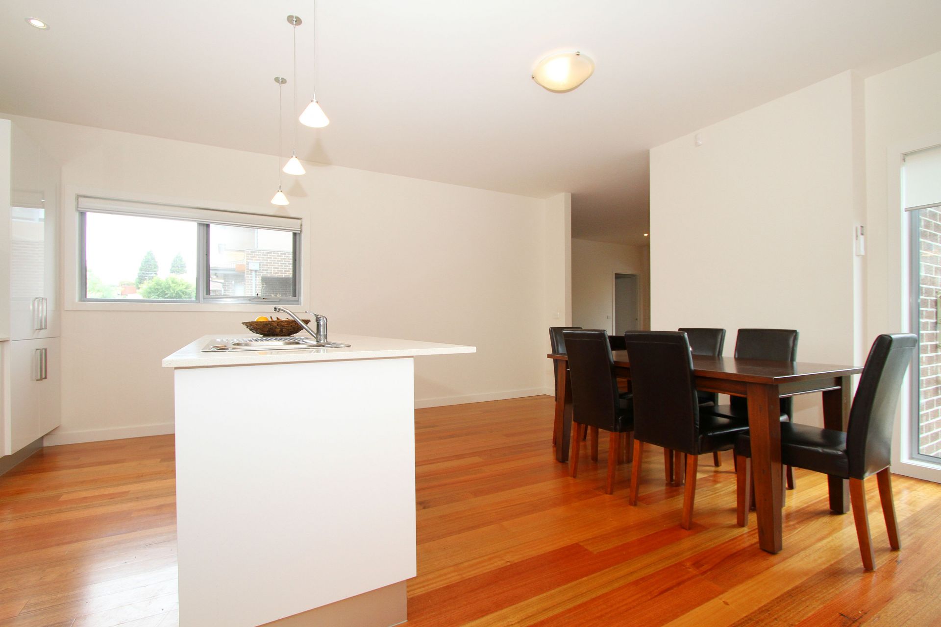 CONTEMPORARY LIVING AT ITS BEST