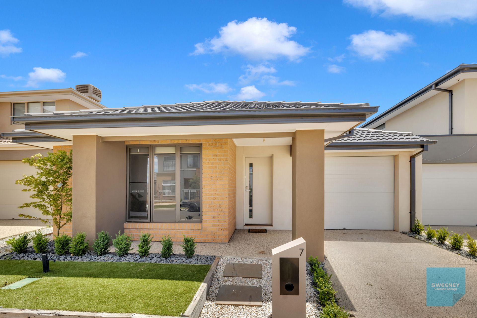 7 Harry Drive, Thornhill Park - Thumbnail 2