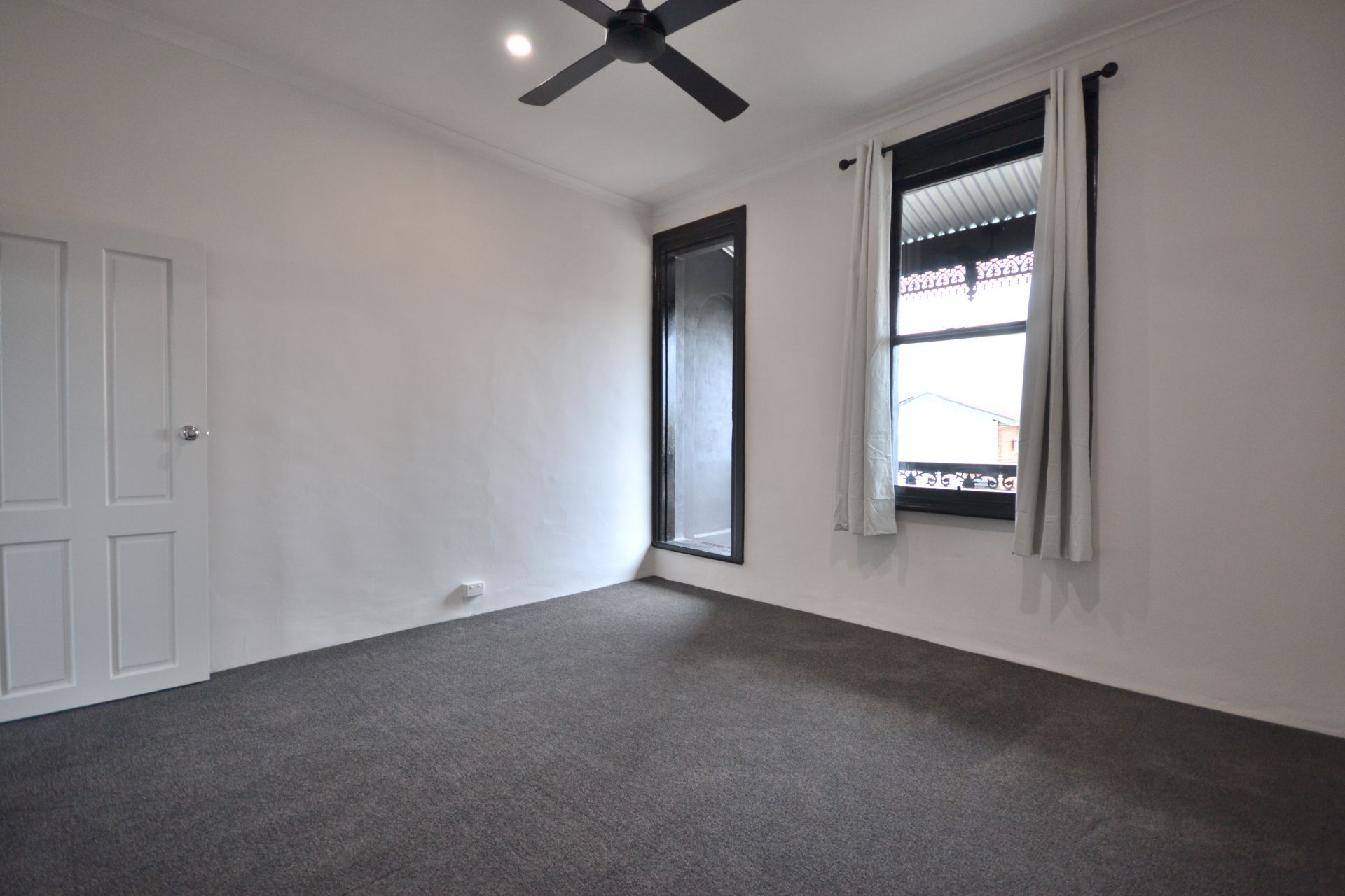 CAPTIVATING MODERN VICTORIAN WITH THE 