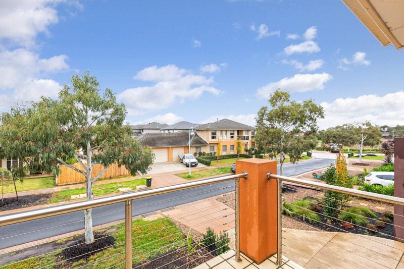 33 Half Moon Tce, Sanctuary Lakes - Thumbnail 2