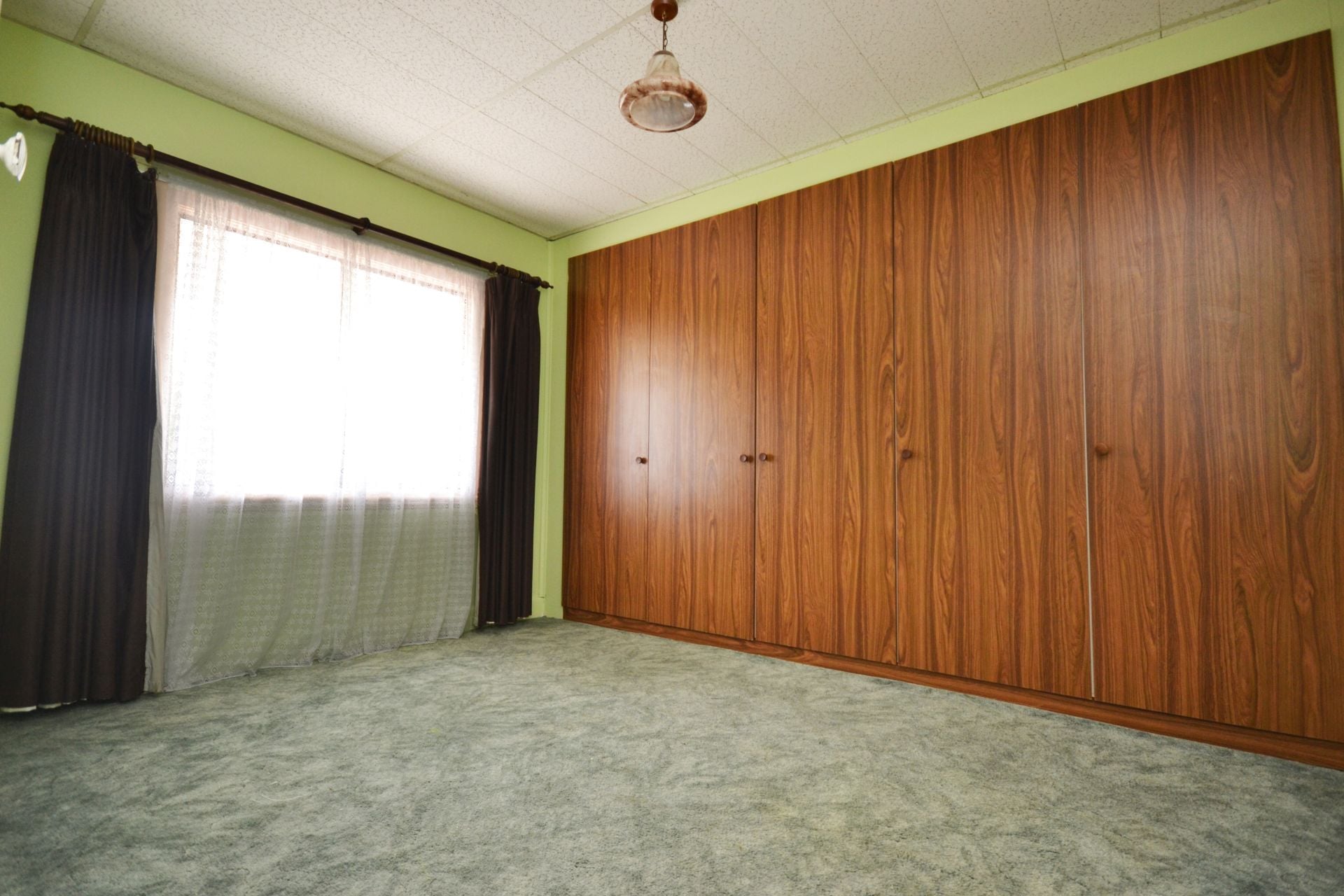 SPACIOUS FAMILY HOME IN A GREAT LOCATION!