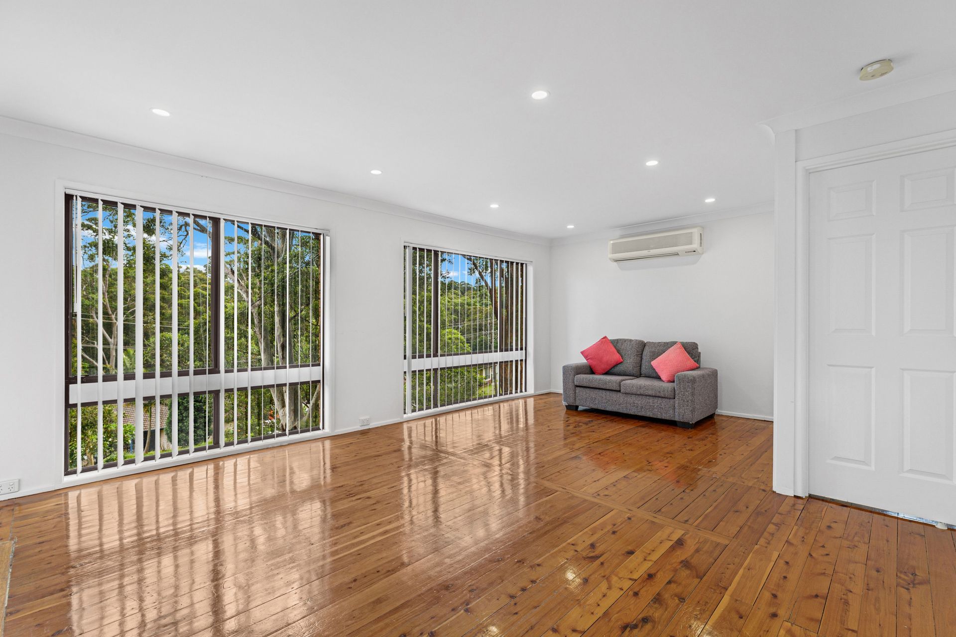 13 Hasluck Drive, RANKIN PARK NSW, Rankin Park - Thumbnail 5