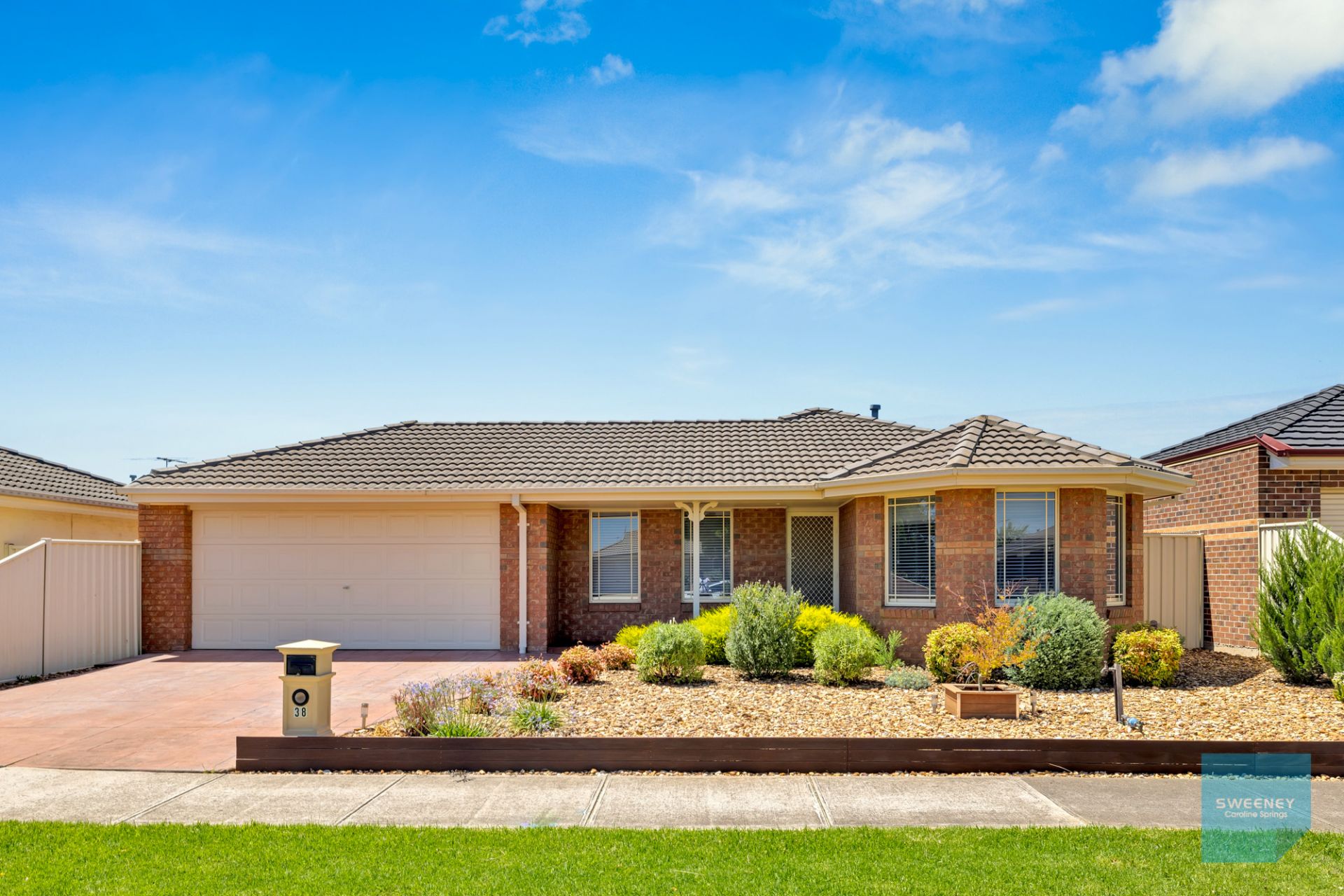 38 Timele Drive, Hillside - Thumbnail 2