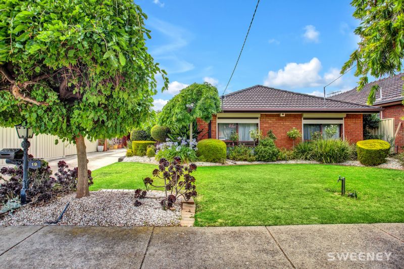 19 Edwards Drive, Altona Meadows - Thumbnail 2