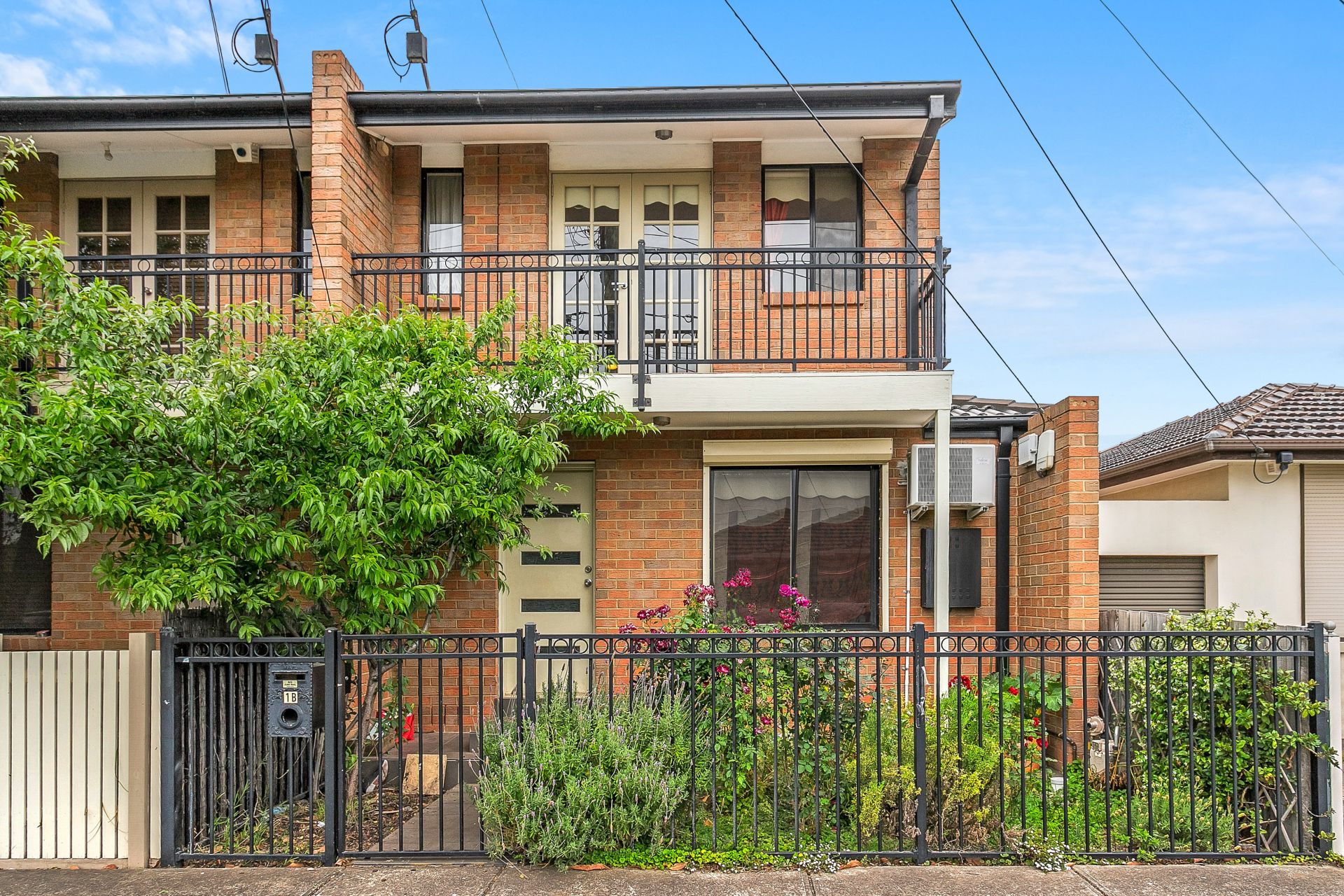 1B Dongola Road, West Footscray - Thumbnail 2