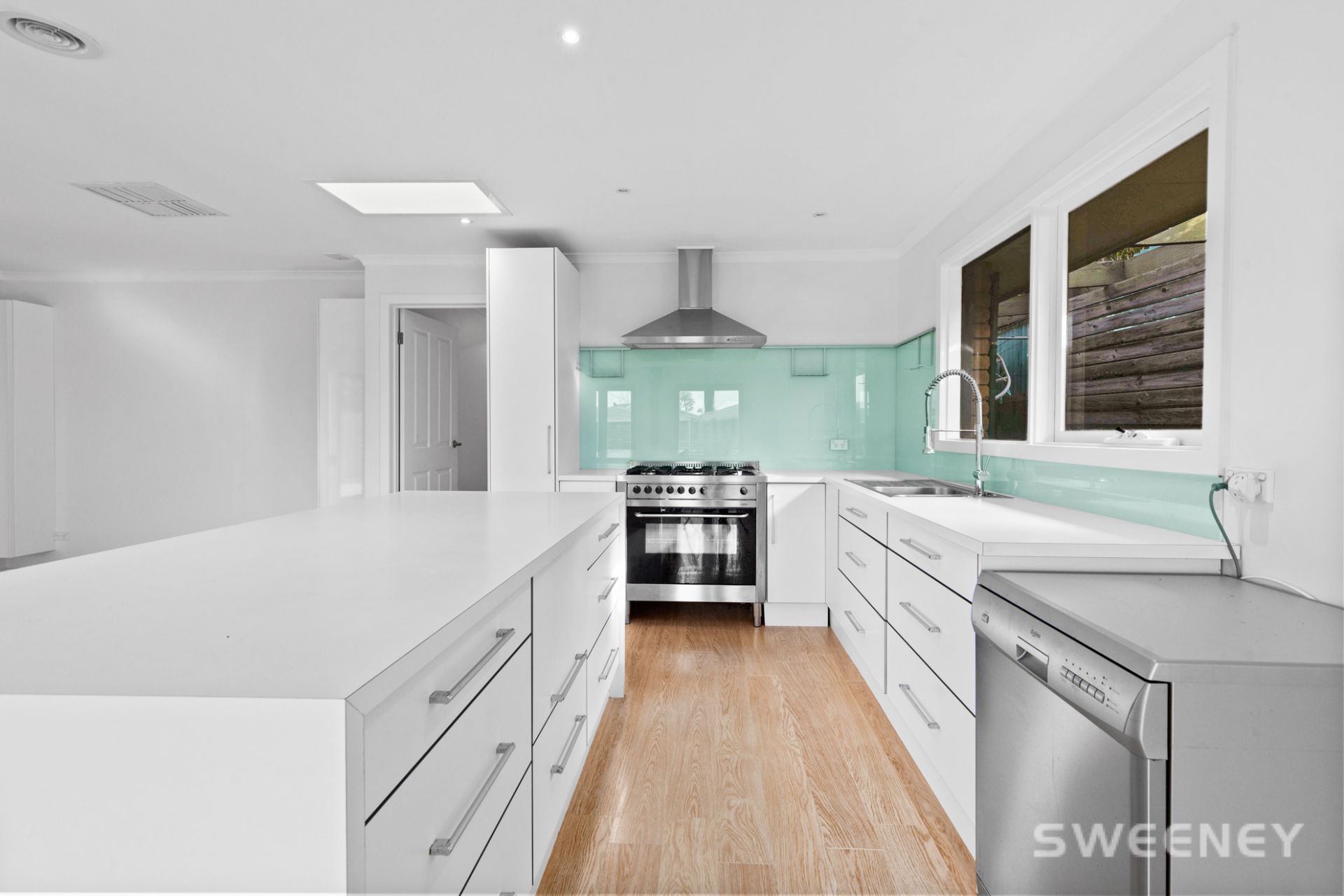 8 Wiltshire Court, Altona Meadows - Thumbnail 3