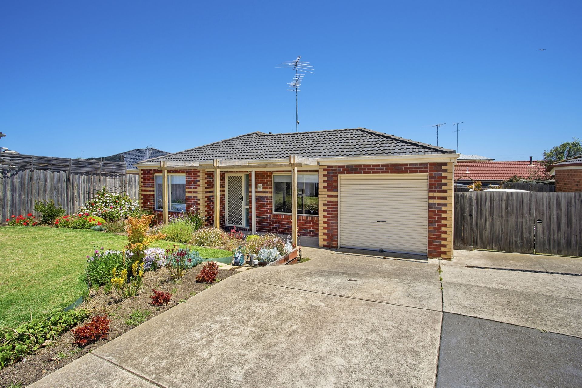 Real Estate For Sale 14 Roseworth Close Leopold , VIC