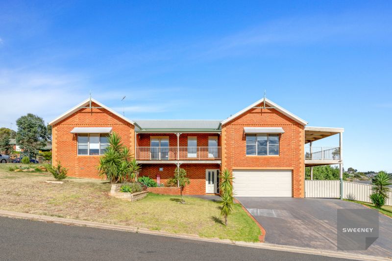 23 Rosehill Drive, Bacchus Marsh - Thumbnail 2