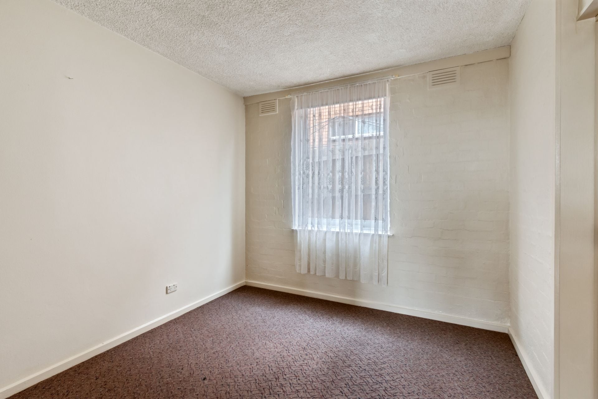 RENOVATED 1 BEDROOM!
