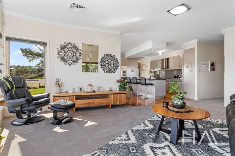 12 Tender Way St Leonards, St Leonards - Thumbnail 2