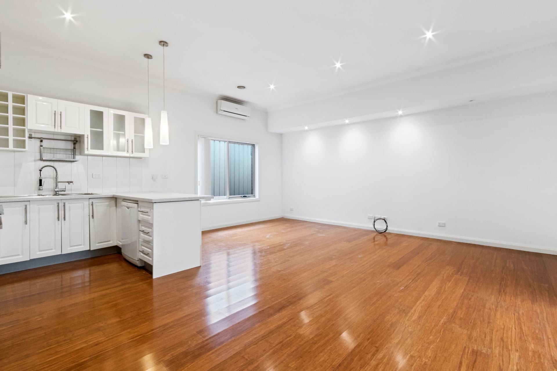 Outstanding Unit in Central Locale