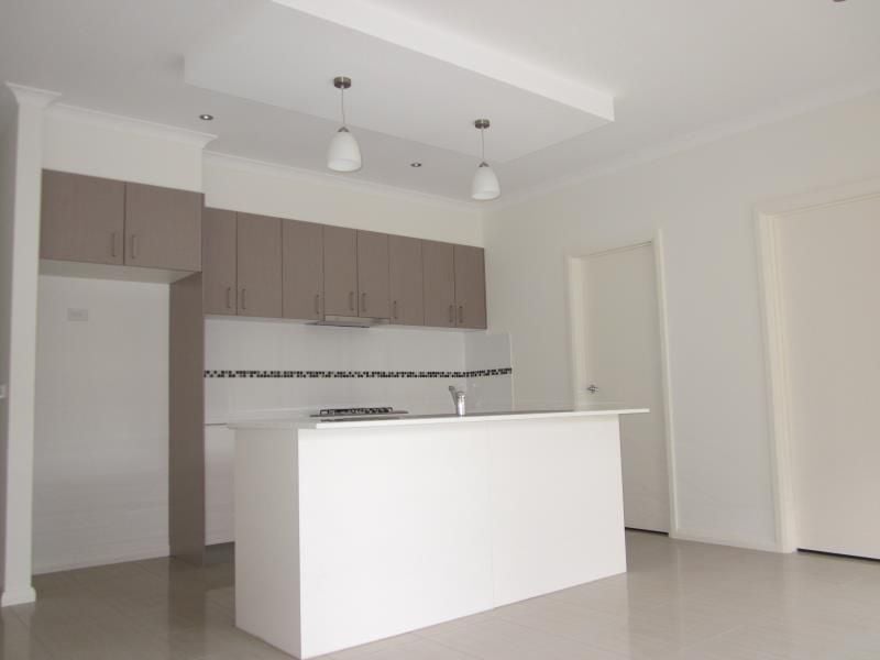 STUNNING & SPACIOUS TOWNHOUSE