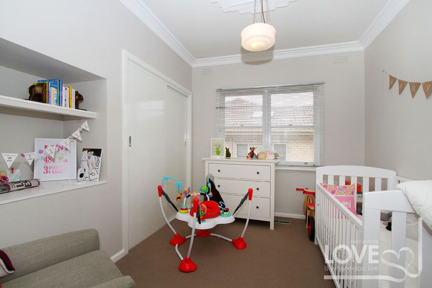 RENOVATED, SPACIOUS & COSY
