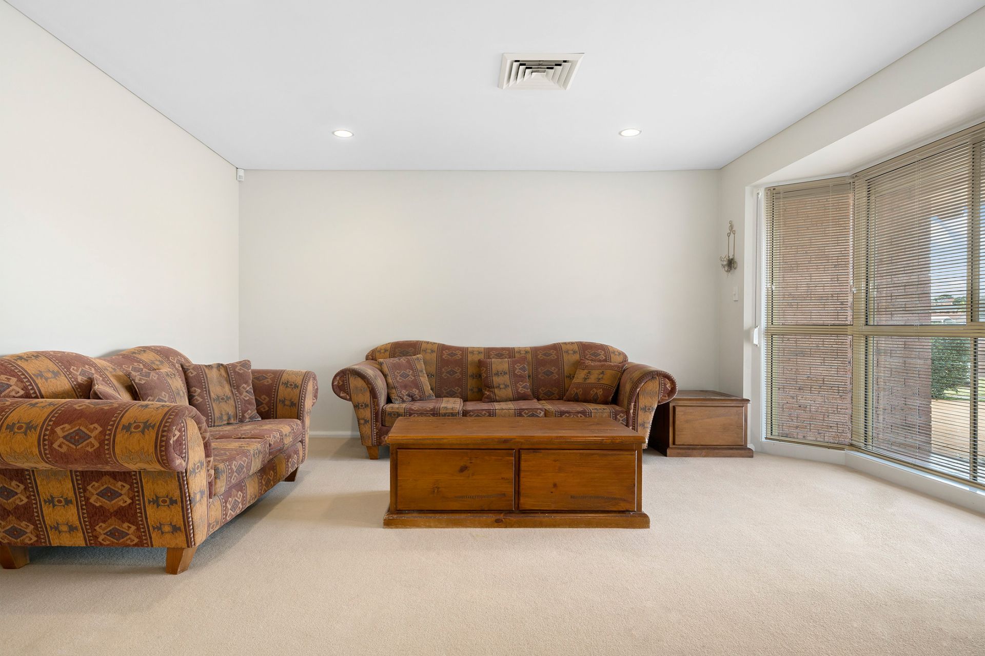 Real Estate For Sale 38 Kearns Avenue Kearns , NSW