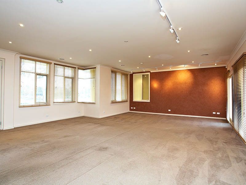 2 Tenterfield Drive, Burnside Heights - Thumbnail 4