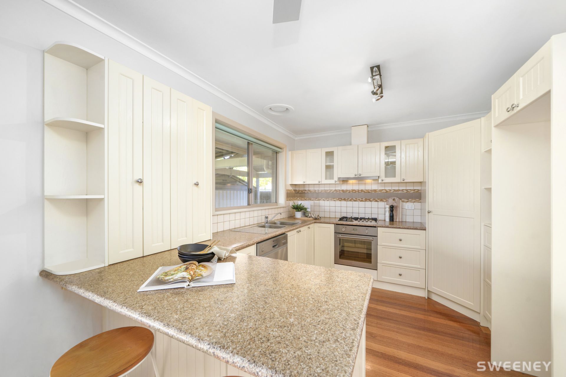 8 Waters Drive, Seaholme - Thumbnail 4