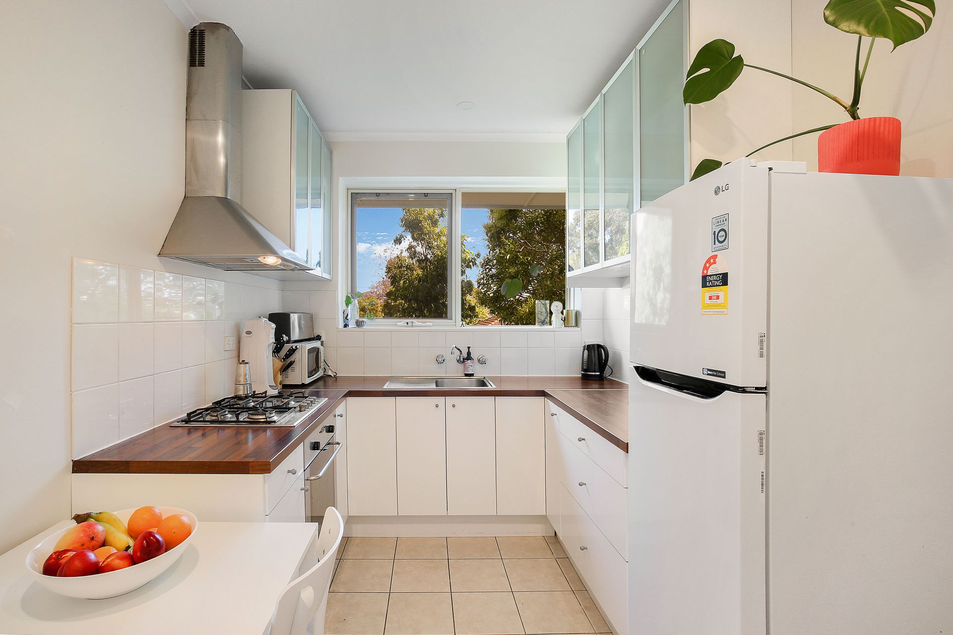Modern 2-Bedroom Apartment for Lease