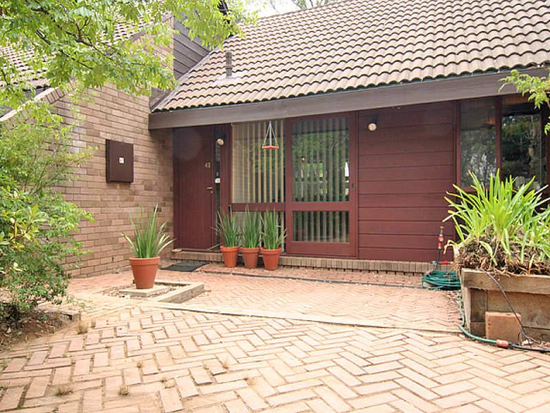 42 Wybalena Grove, Cook - Thumbnail 3