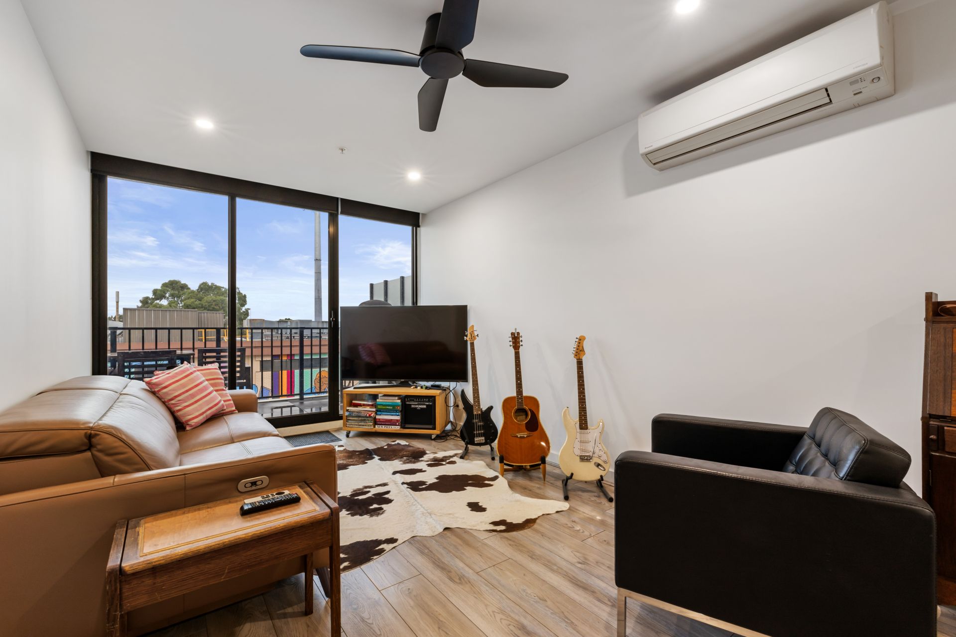 Spacious Bright 2 Bedroom Apartment