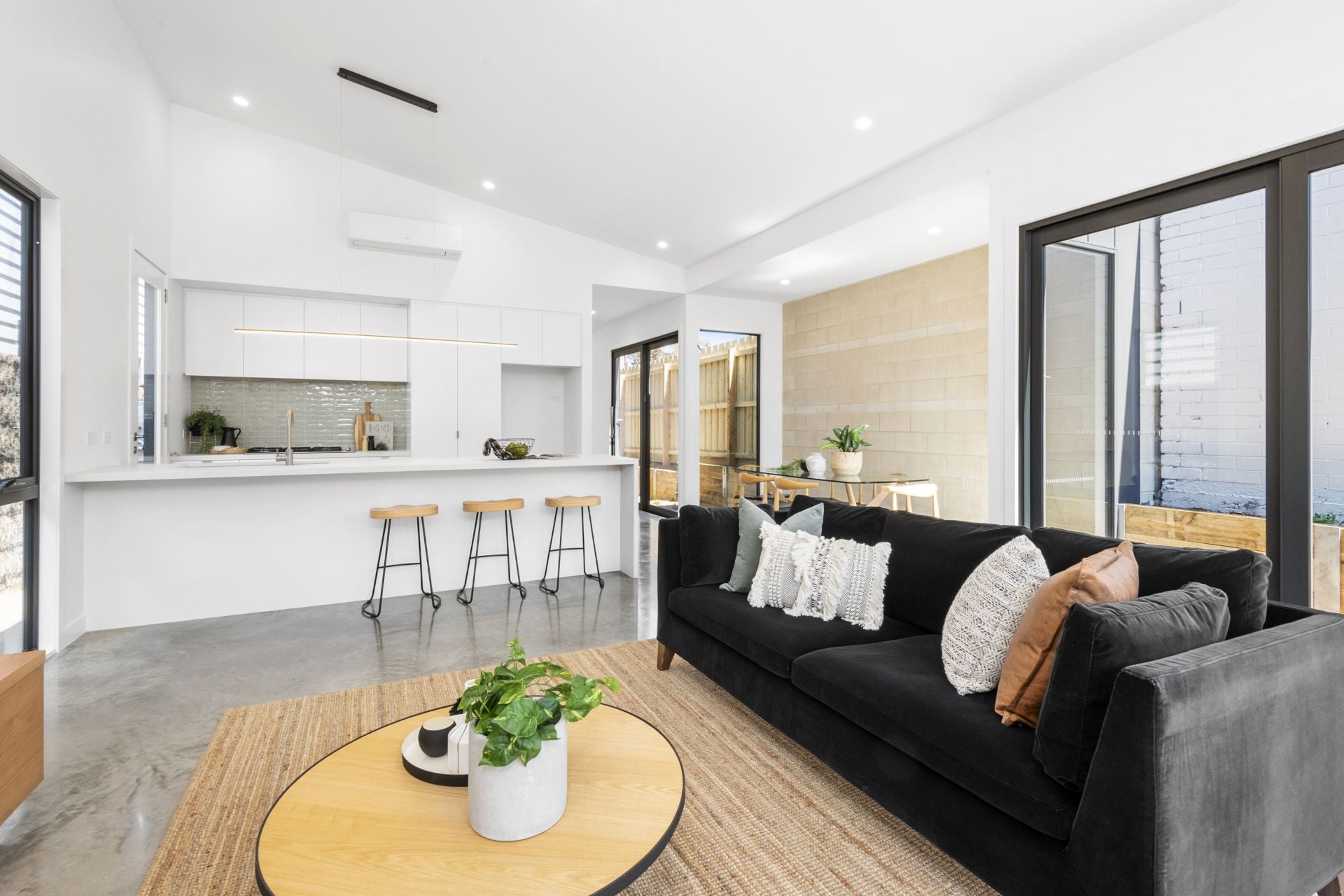 66a Beach Road, Torquay - Thumbnail 4