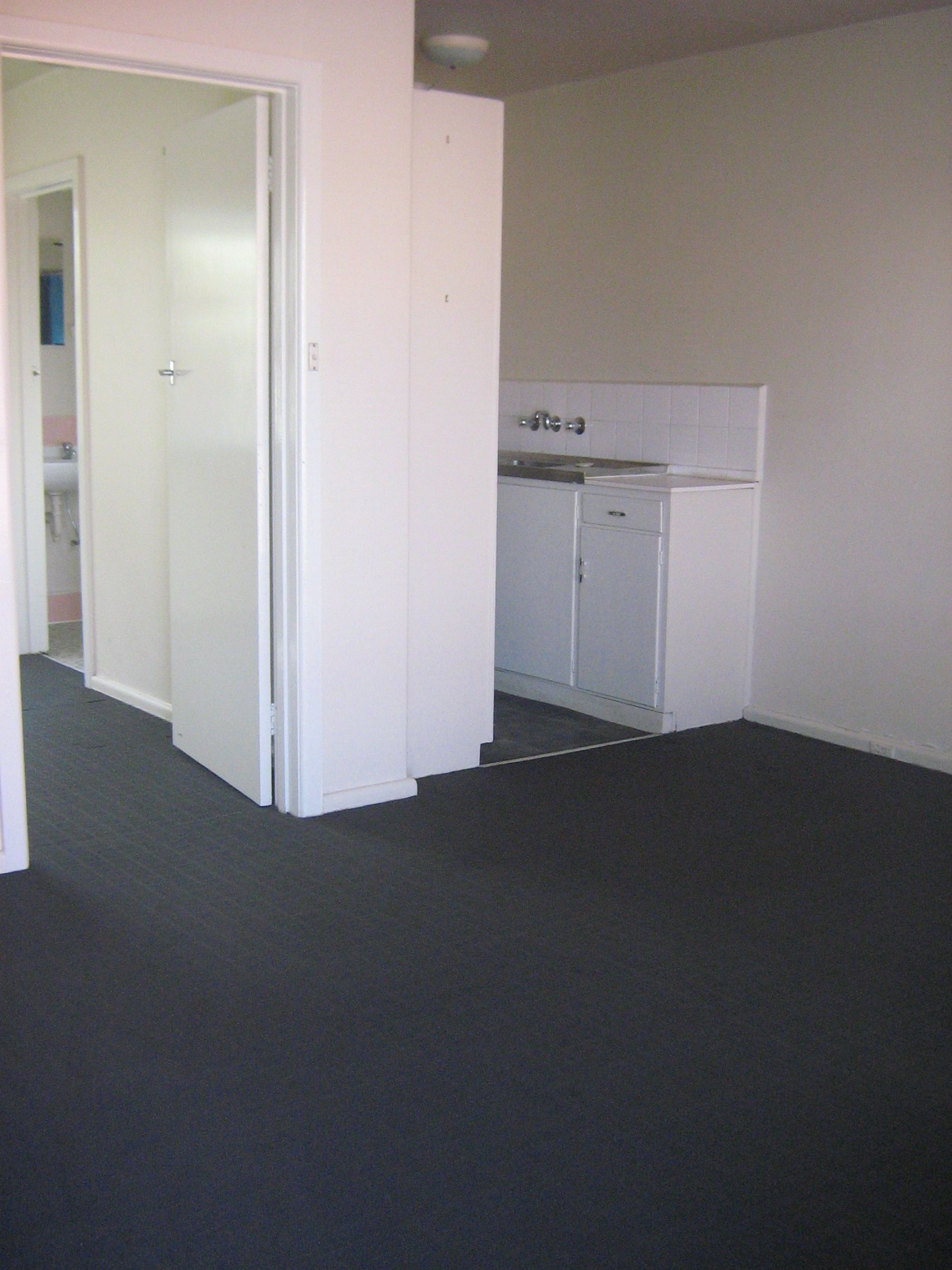 Close To Transport & High Street!