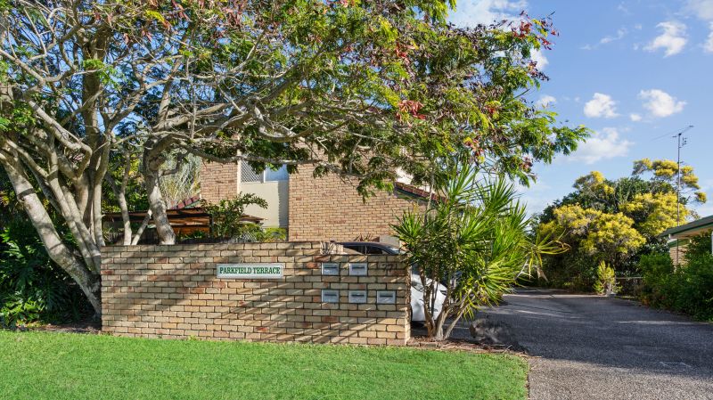 Prime Investment Opportunity: 2-Bedroom Unit in Desirable Maroochydore Location