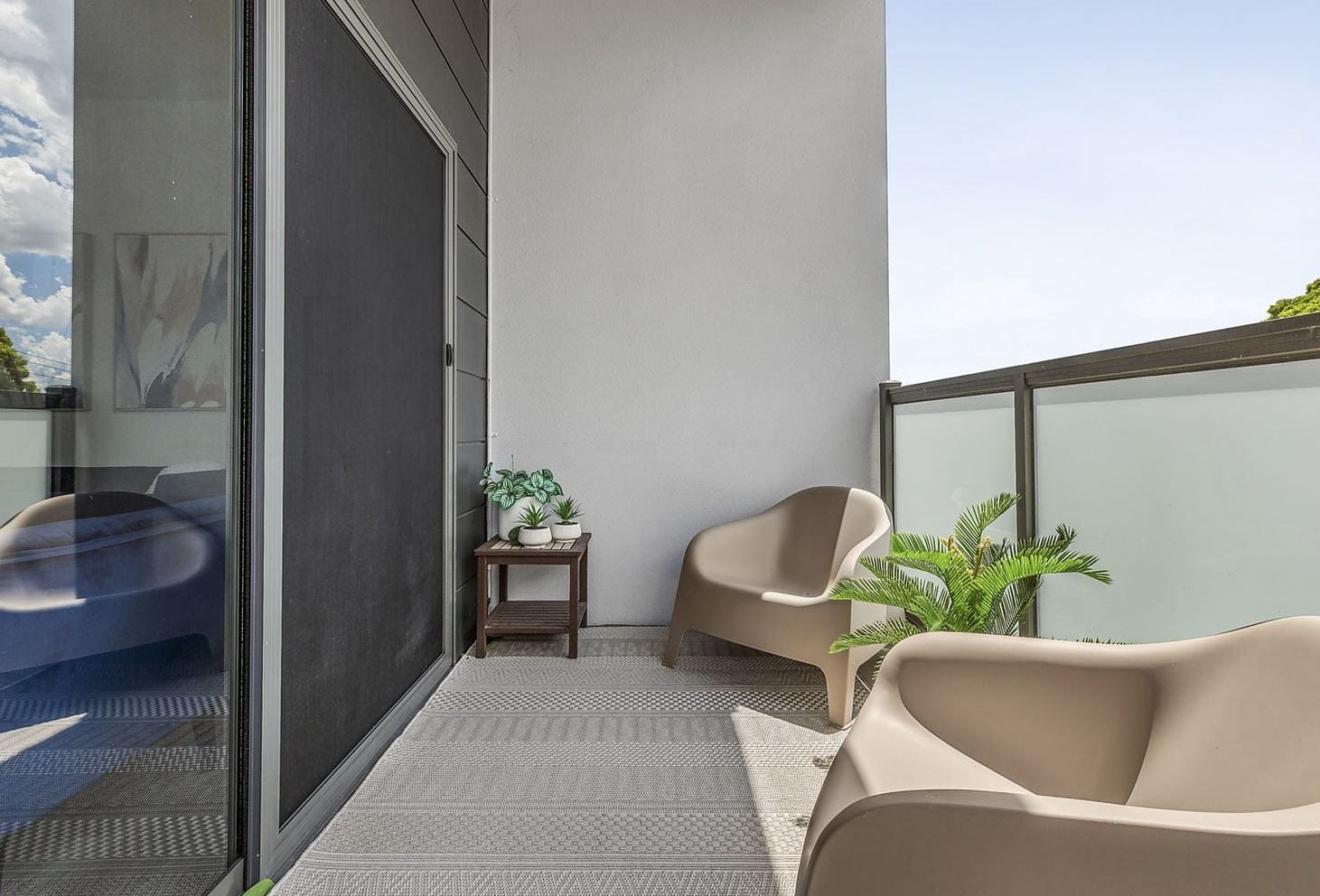 EXQUISITE INTERIORS, IMPECCABLE LOCATION