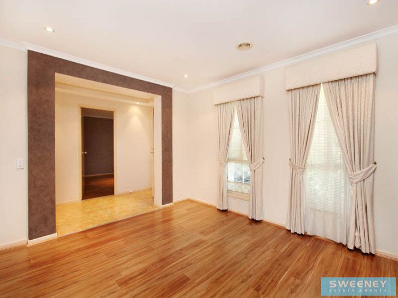 3 Naracoorte Drive, Caroline Springs - Thumbnail 7