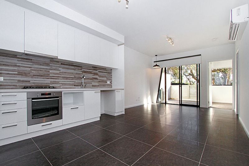 1/1 Griffiths Street, Reservoir