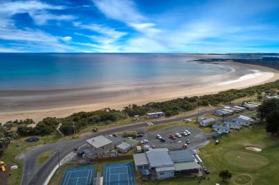 BEACH SIDE LIVING THE WHOLE KIT & CABOODLE!!!