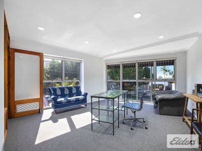 VERSATILE OFFICE WITH FOUR (4) CAR PARKS!