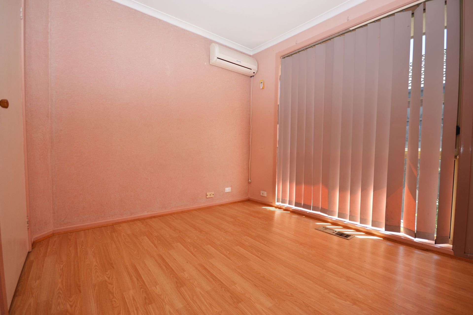 THREE BEDROOM BRICK VENEER HOME!