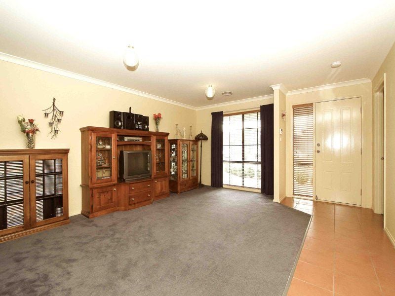 8 Luxor Close SOUTH MORANG, South Morang - Thumbnail 7