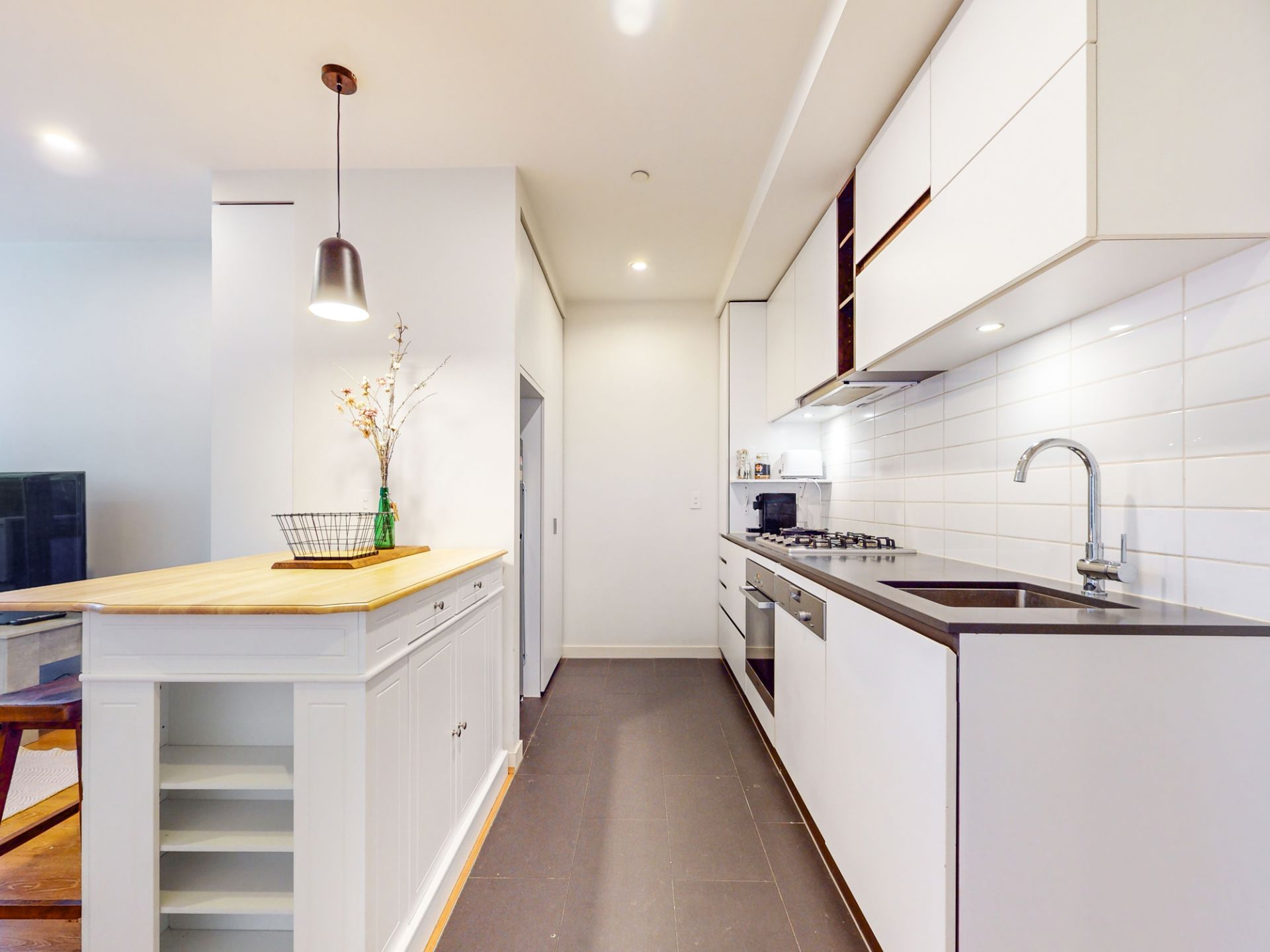 409/229 Toorak Road, South Yarra - Thumbnail 4