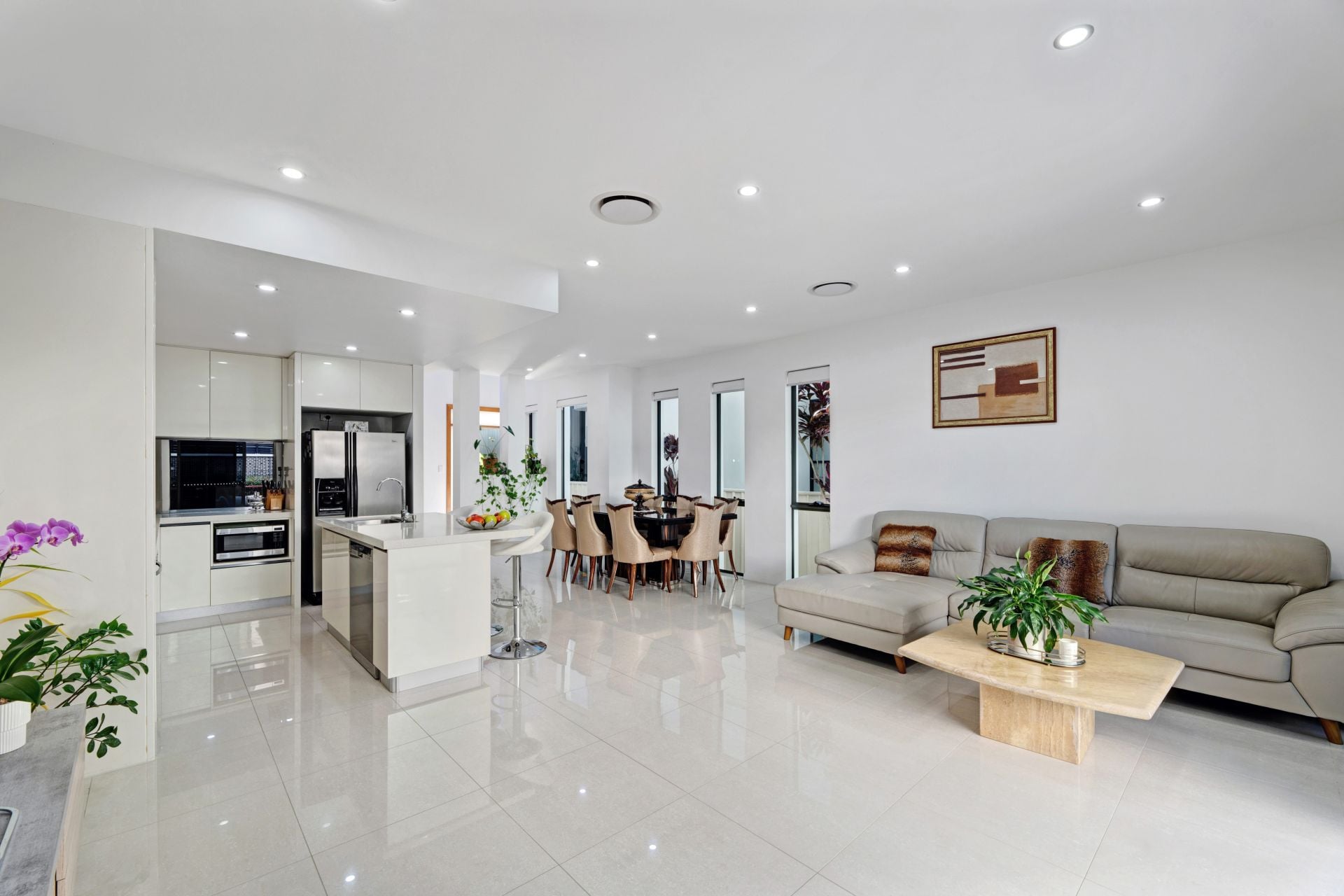 1/26 Milton Avenue, Paradise Point - Thumbnail 2