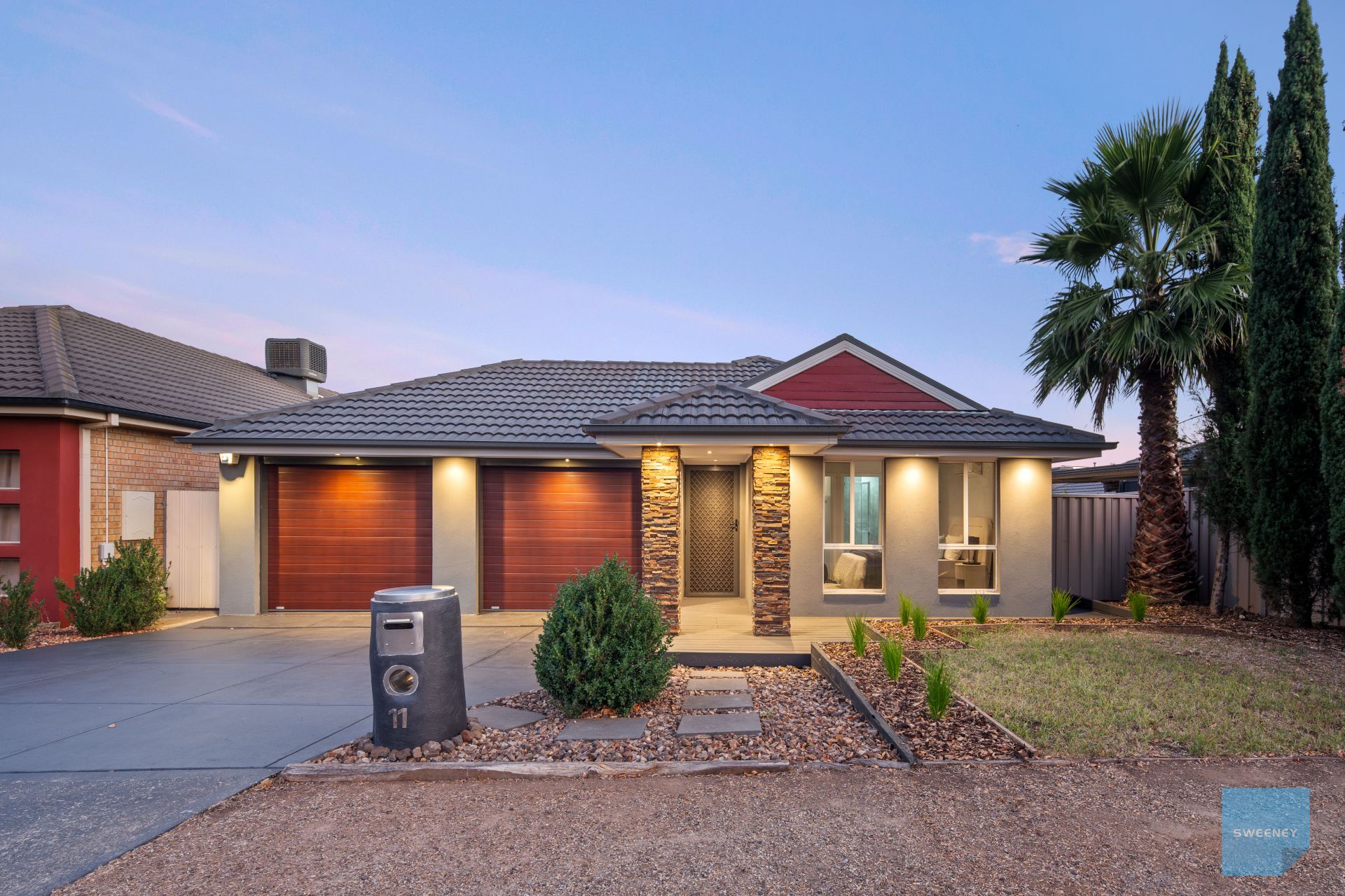 11 Holcolme Street, Caroline Springs - Thumbnail 2