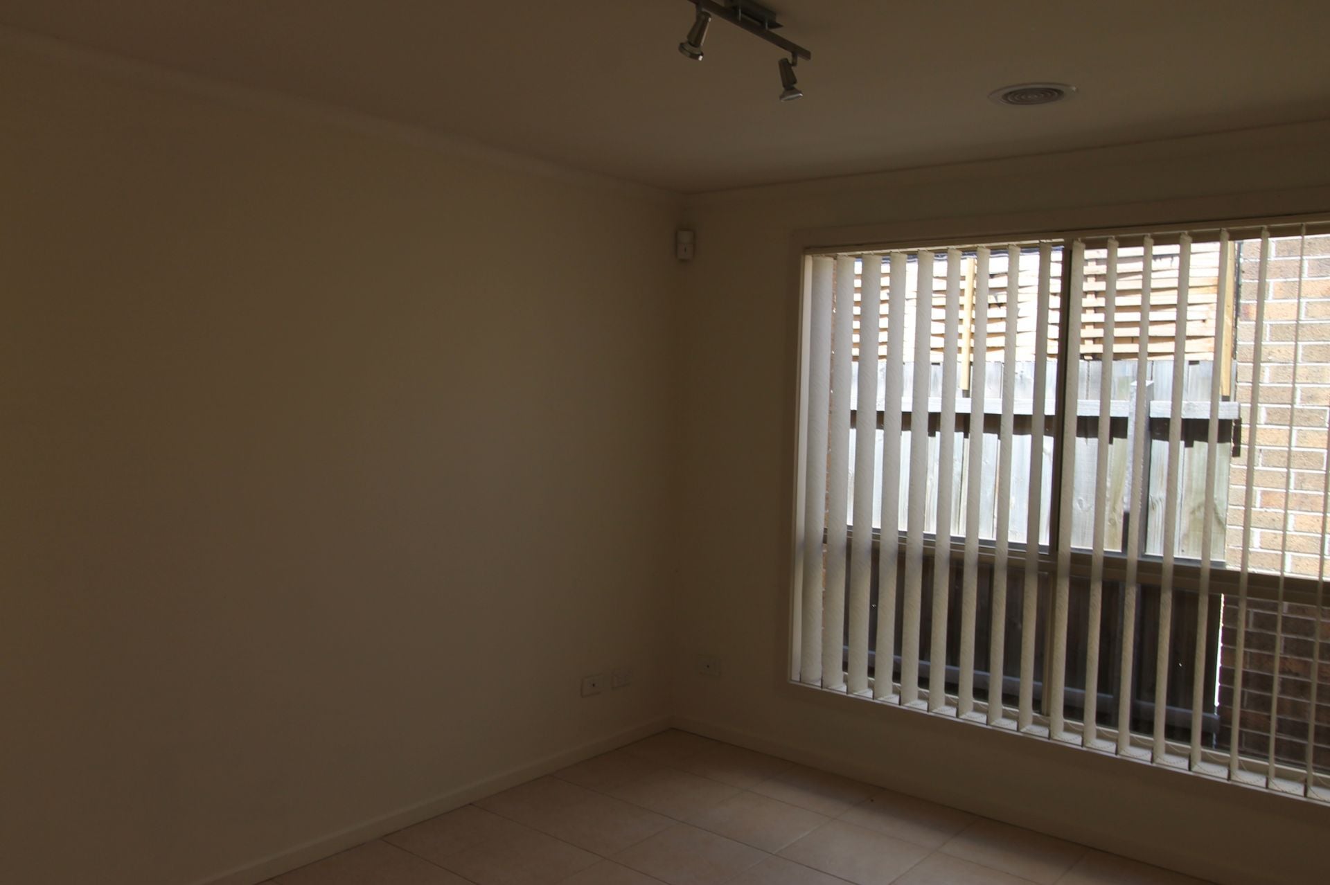 Spacious Home in Mill Park Lakes Estate