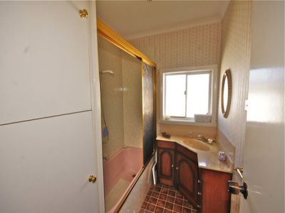 2
 
 
 
  
 
 
 1
 
 
 
 
 
 
 
 
 185 Percival Street, LATROBE TAS 7307, Latrobe - Thumbnail 5