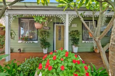 Weston 76 Station Street