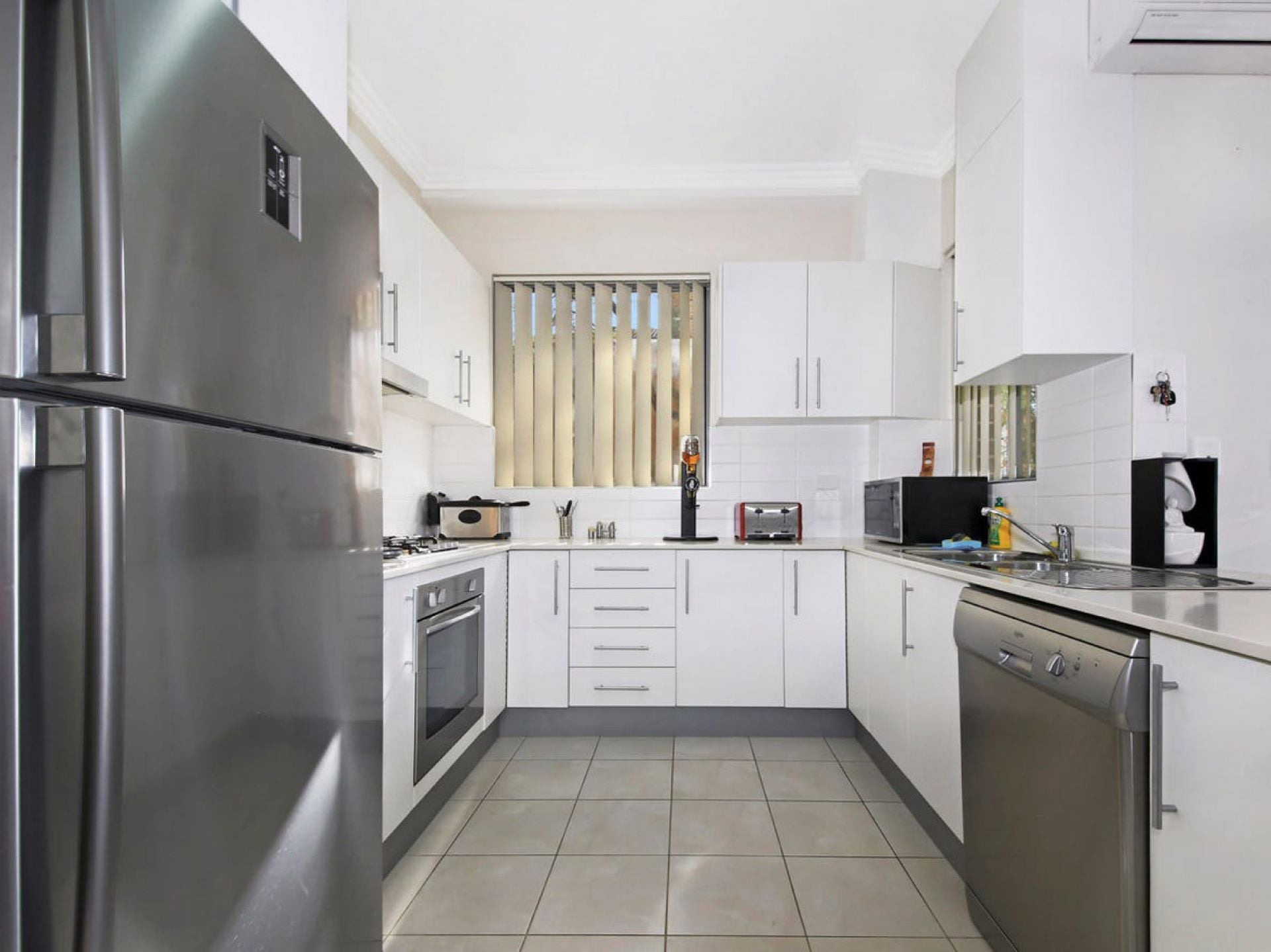 13/2 Bruce Street Blacktown NSW, Blacktown - Thumbnail 3